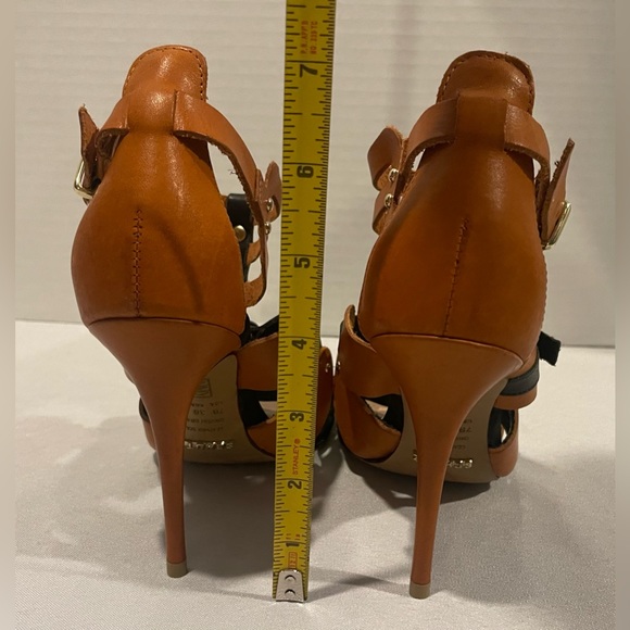 SCHUTZ Cage T Strap Studded Buckle Leather Tan Black Heels Women’s 7 - Picture 8 of 10